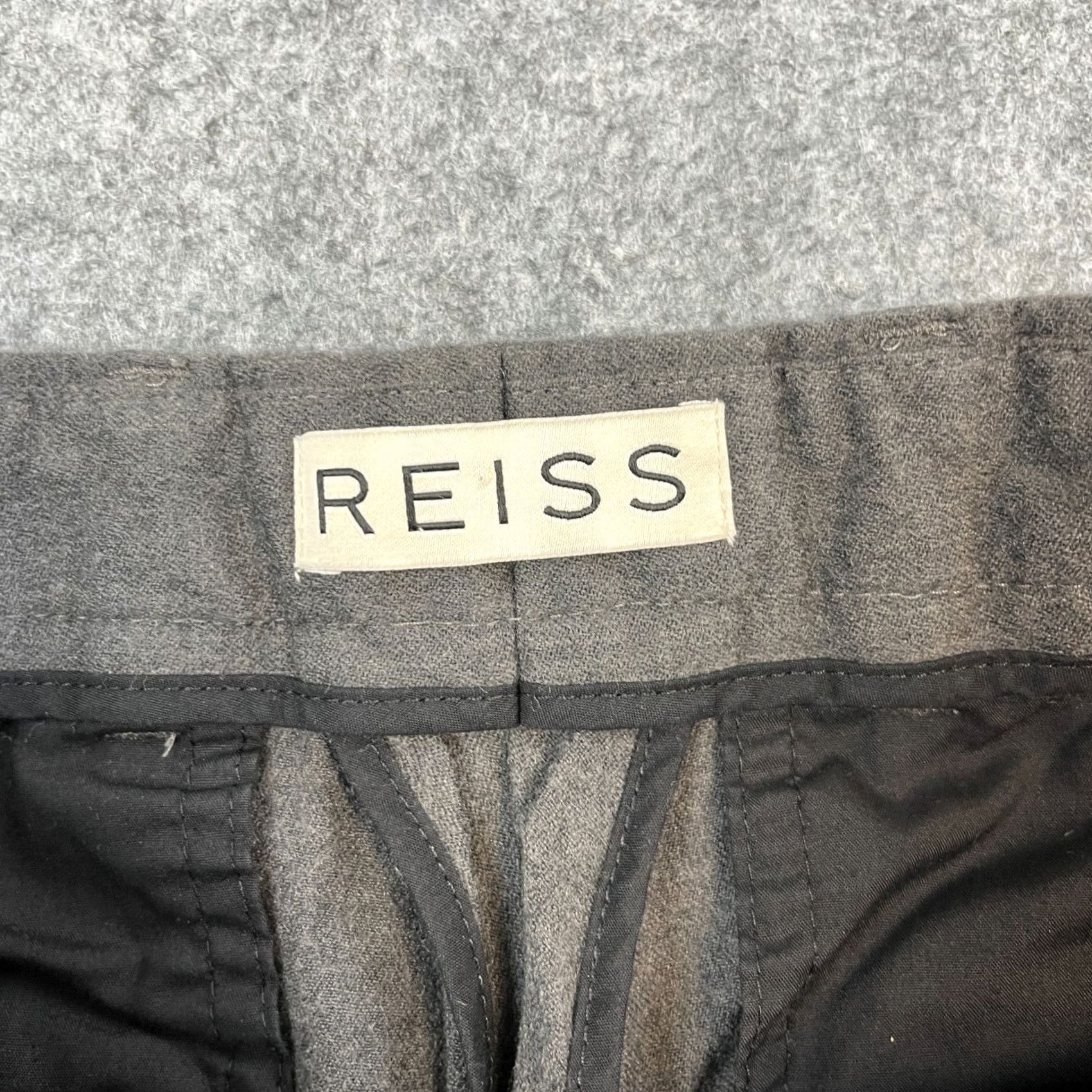 Reiss Riess Mens Trousers Wool Cotton Grey 30 Regular Flat Front 5-Pocket Chino Knee Tapered Modern Preppy Formal Casual Workwear Size US 30 / EU 46 - 7 Thumbnail