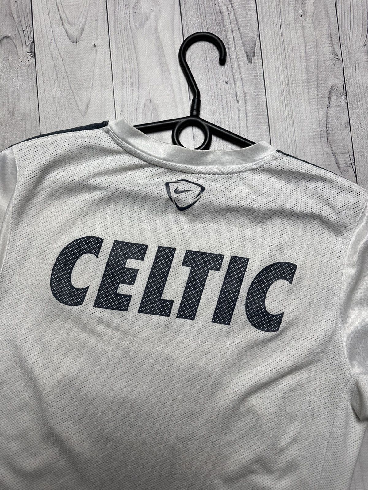 Nike × Vintage Vintage Nike Celtic soccer jersey size M logo Size US M / EU 48-50 / 2 - 11 Thumbnail