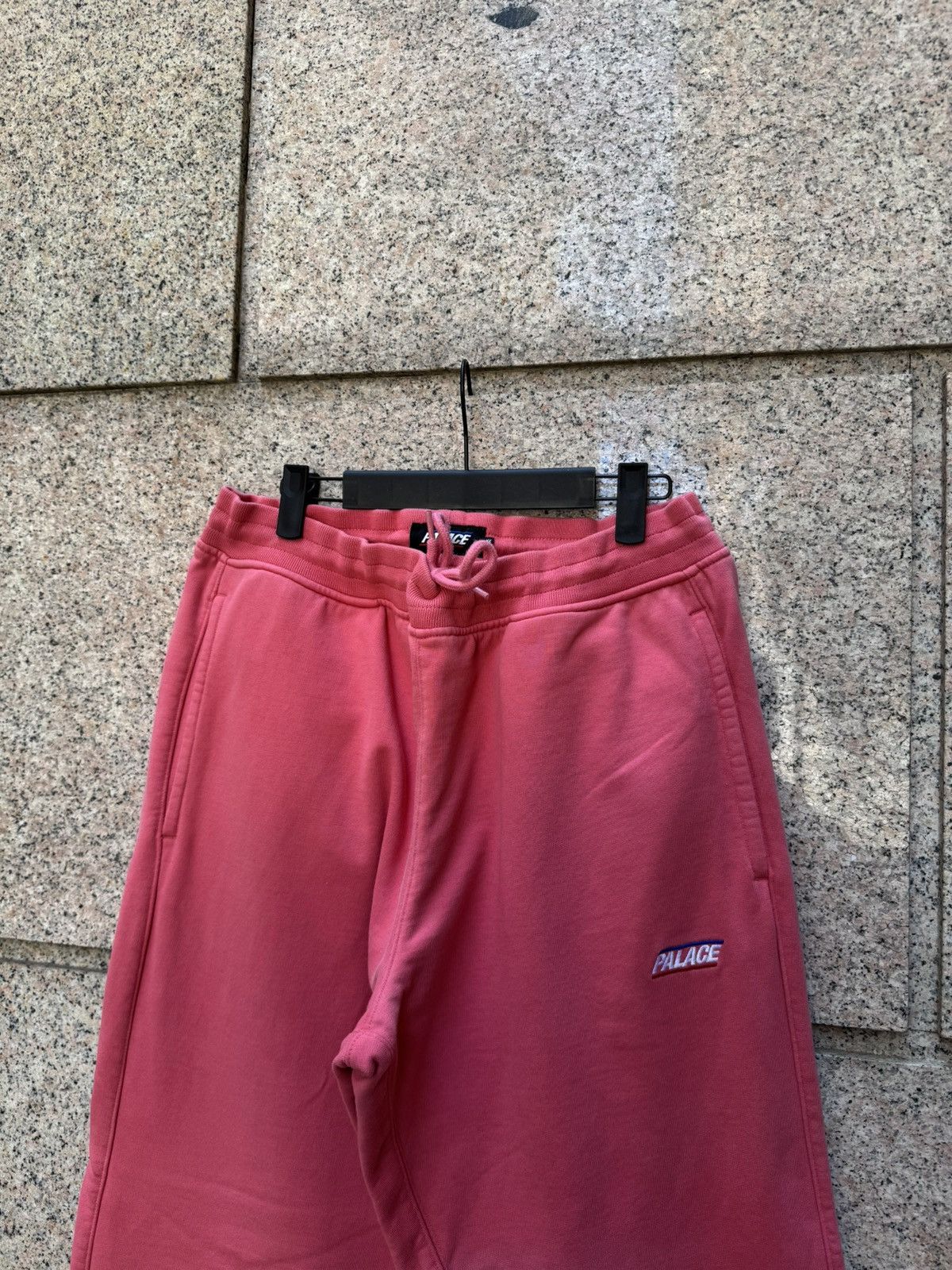 Palace Palace jogger basically pink xl Size US 40 / EU 56 - 2 Thumbnail