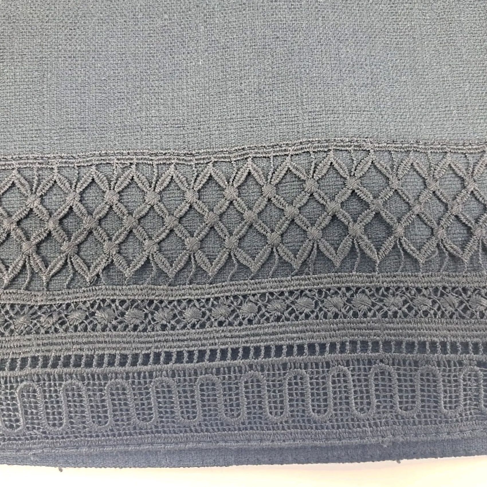 Ann Taylor LOFT Womens Skirt Black Size 8 Side Zipper Denim Stretch Short High Rise Casual Womens Black 8 LOFT Skirt Fashion 5248 Grade- A Size 30" / US 8 / IT 44 - 4 Thumbnail