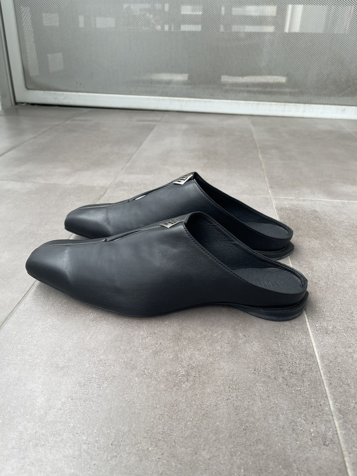 GmbH !DS! SS23 GMBH Jamal Slit Black Pleather Mules Size US 12 / EU 45 - 10 Thumbnail