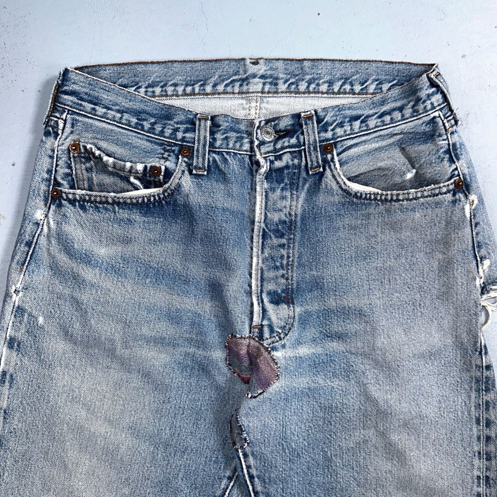 Levi's VINTAGE Levi's 501 Jeans 29 Light Blue 80s Redline Selvedge USA Men Size US 29 - 2 Thumbnail