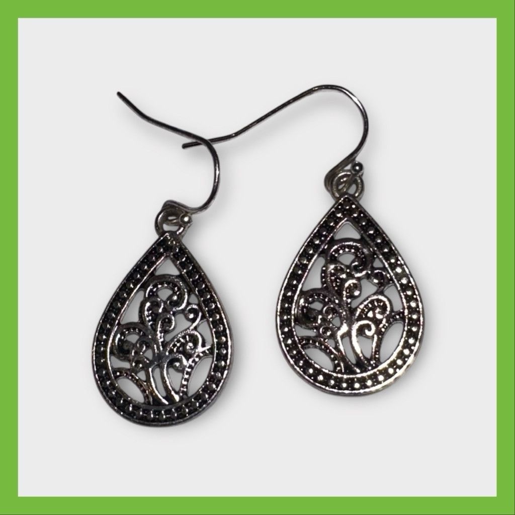 The Unbranded Brand × Vintage Women's Unbranded Silver Earrings Size ONE SIZE - 2 Thumbnail