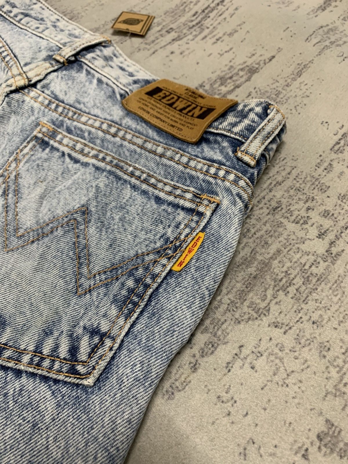 Edwin DISTRESSED EDWIN TAPERED LEG JEANS W29 Size US 29 - 11 Thumbnail