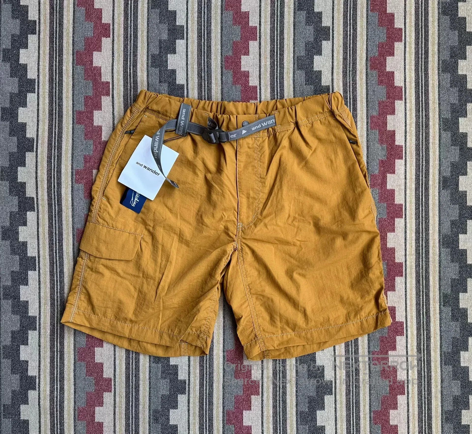 And Wander and wander taffeta hiker short pants. Size US 30 / EU 46 - 1 Thumbnail