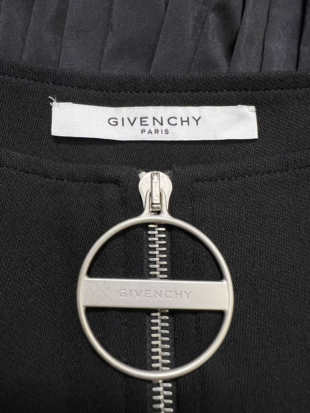 Givenchy Givenchy - A/W 18’ - Wool Zipped Pleated Skirt Size 25" / US 0 / IT 36 - 8 Thumbnail
