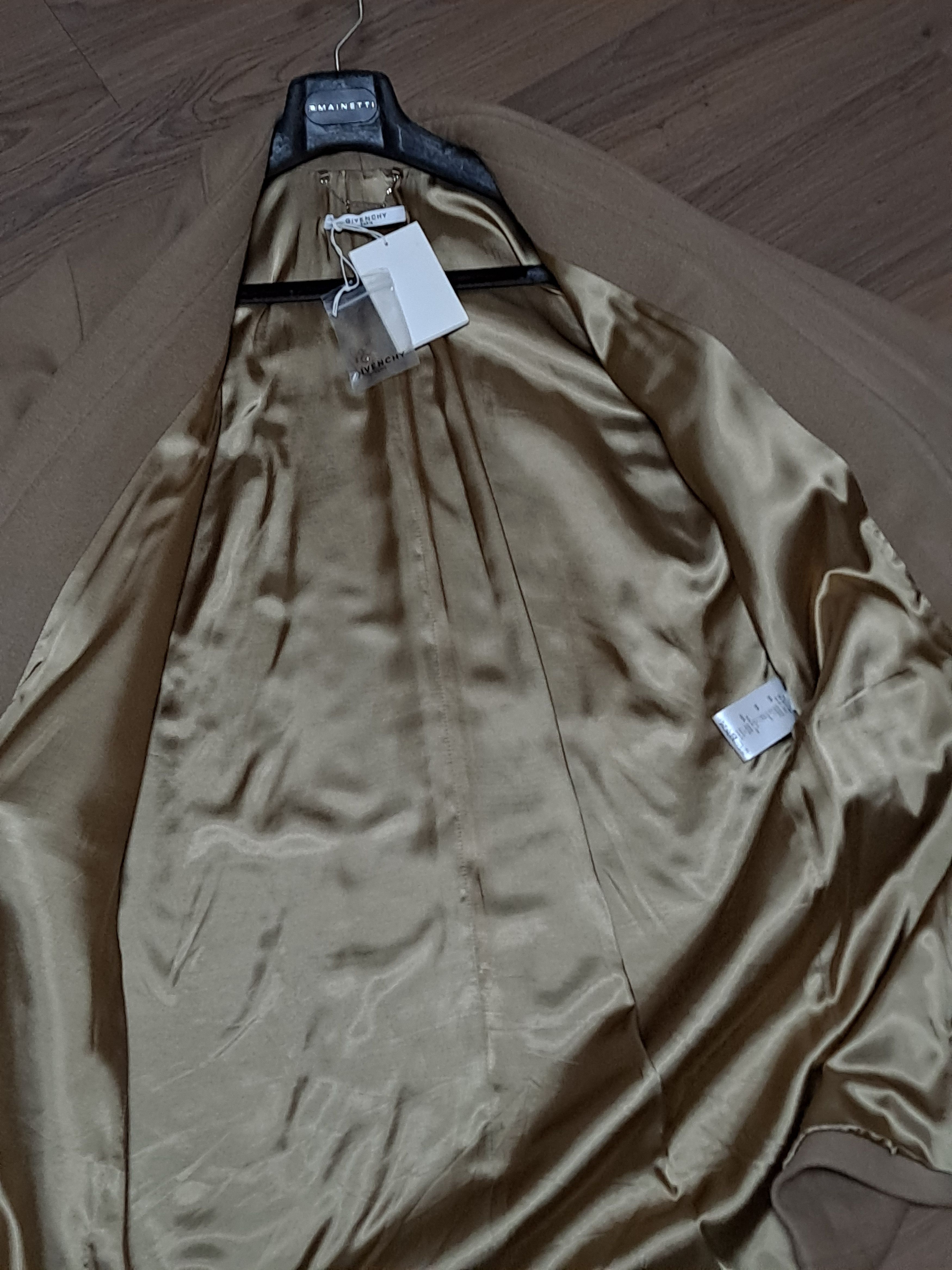 Givenchy NWT $5K Givenchy cashmere coat new with tag + spare button Size S / US 4 / IT 40 - 3 Thumbnail