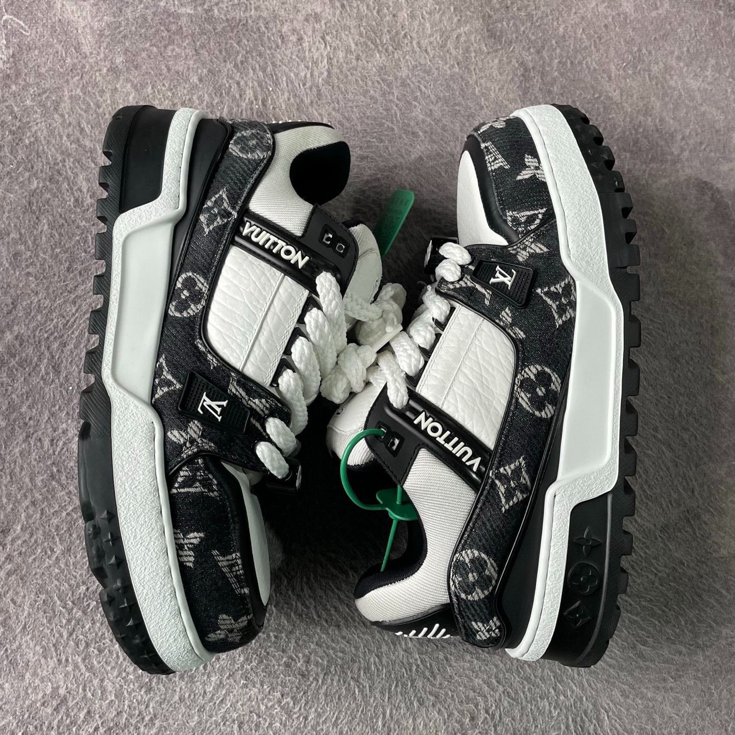 Louis Vuitton Louis Vuitton Trainer Maxi Black White Denim Size US 9.5 / EU 42-43 - 7 Thumbnail