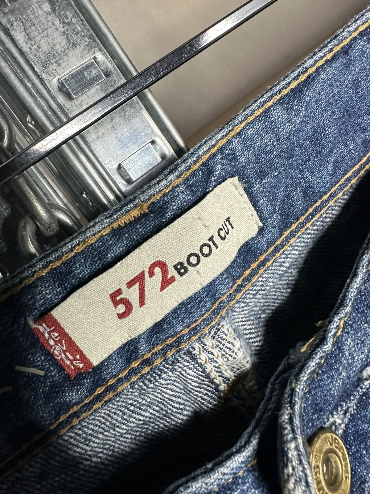 Levi's Levi’s 572 Bootcut Distressed Denim Jeans Vintage Wash Size 28" / US 6 / IT 42 - 3 Thumbnail