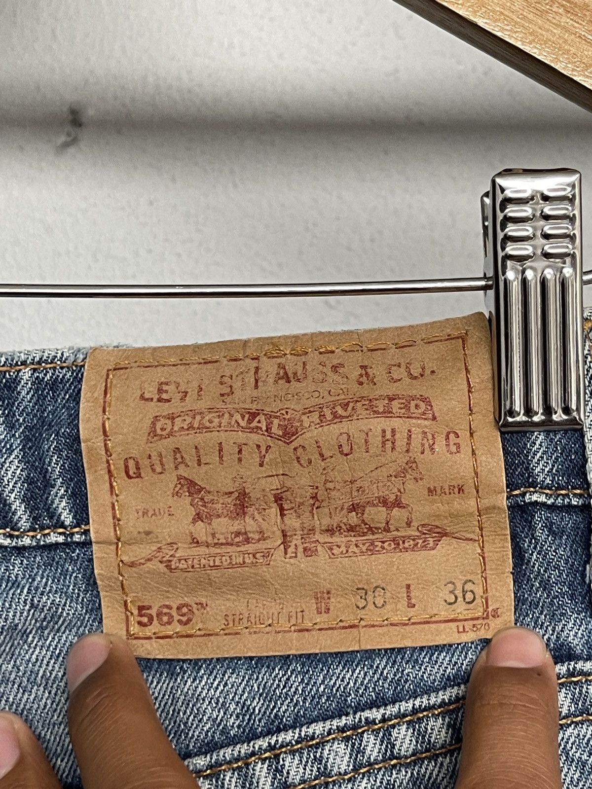 Levi's × Levi's Made & Crafted × Levi's Vintage Clothing Vintage Distressed Levis 569 e USA Wide Leg Size US 31 - 7 Thumbnail