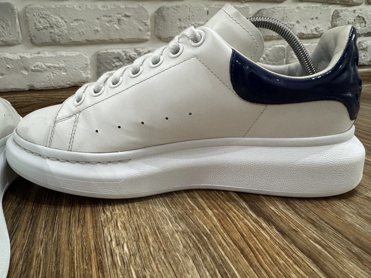 Alexander McQueen Alexander McQueen Oversized Sneakers Size 40 Size US 9 / IT 39 - 15 Thumbnail