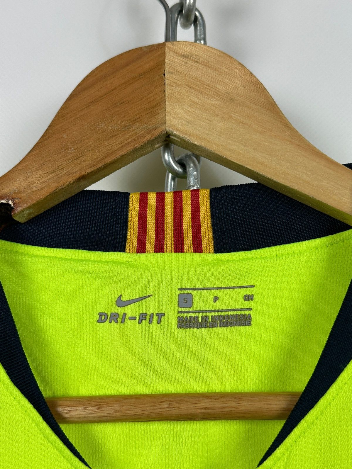 Nike 2018/19 Nike Barcelona Away Soccer Jersey Size US S / EU 44-46 / 1 - 21 Thumbnail