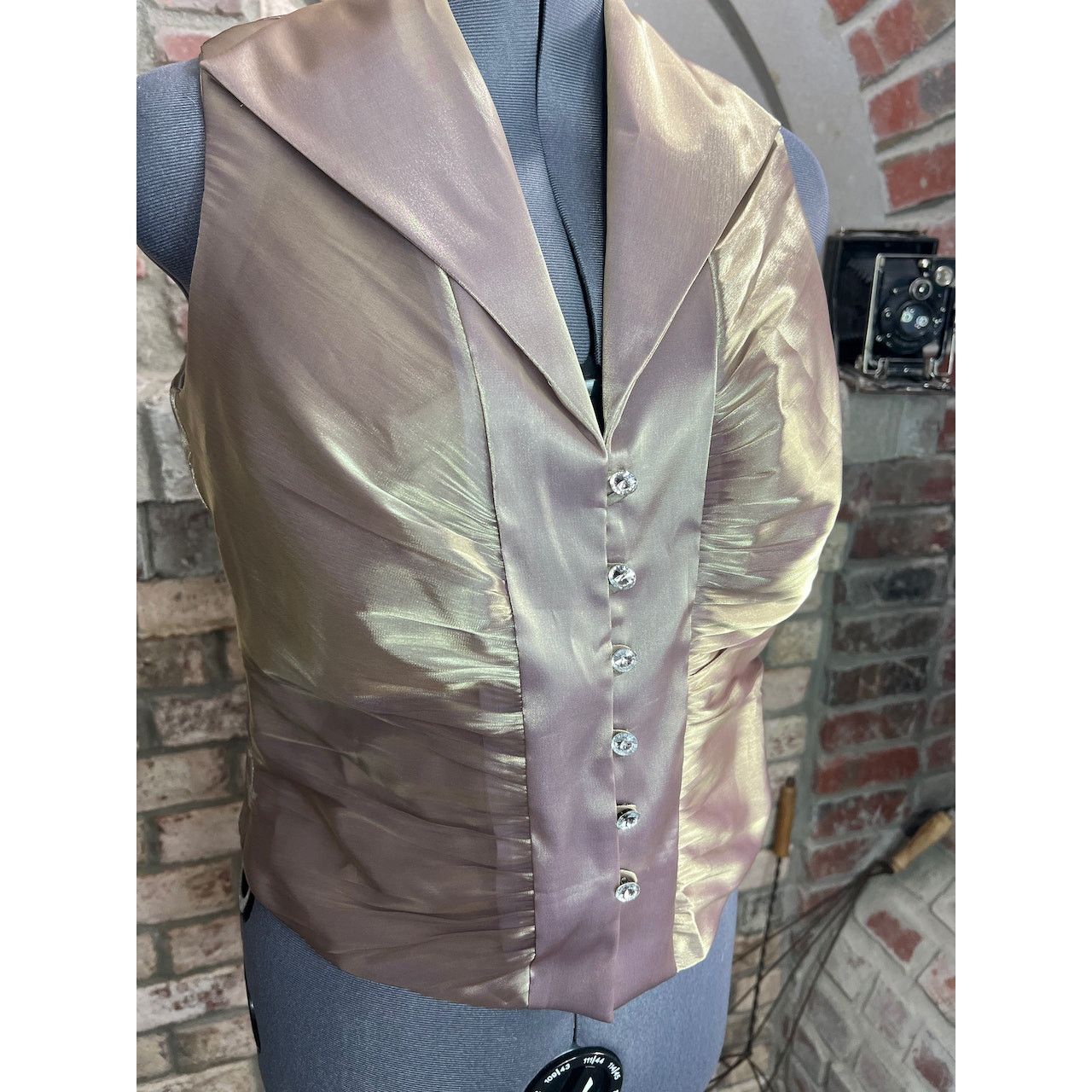Vintage top button up gold metallic sleeveless glam 1990s Size XL / US 12-14 / IT 48-50 - 3 Thumbnail