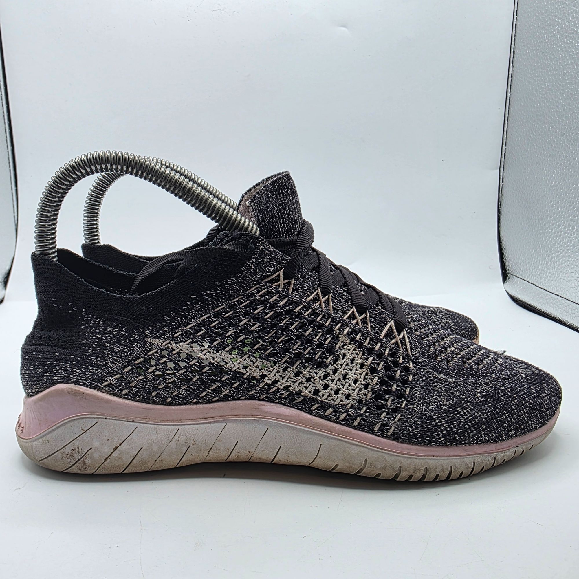 Nike Nike Free RN Flyknit 2018 Womens Size 7 Black Pink Athletic Size US 7 / IT 37 - 12 Thumbnail