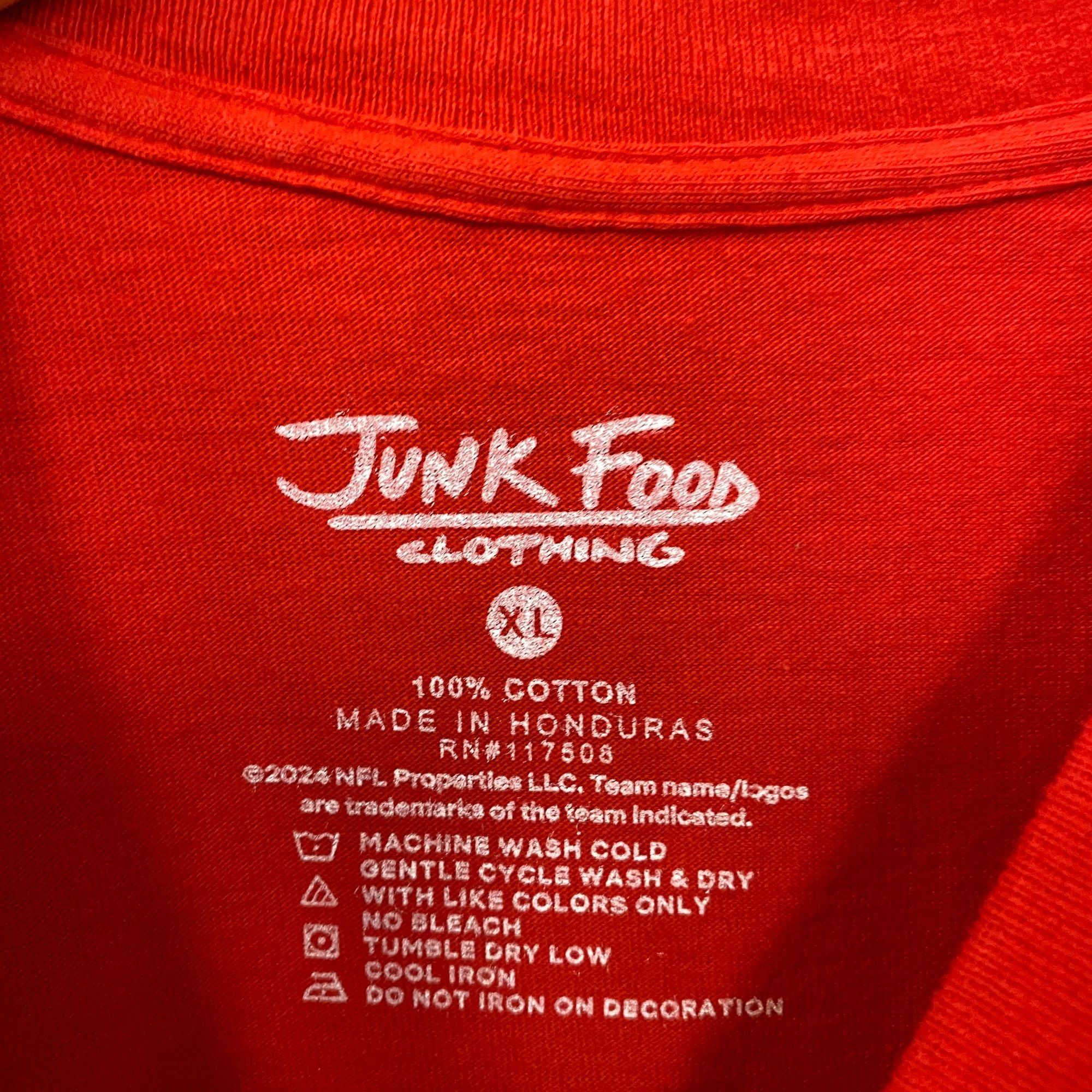 Junk Food Junk Food NFL Kansas City Chiefs Break Through T-Shirt XL Size US XL / EU 56 / 4 - 4 Thumbnail