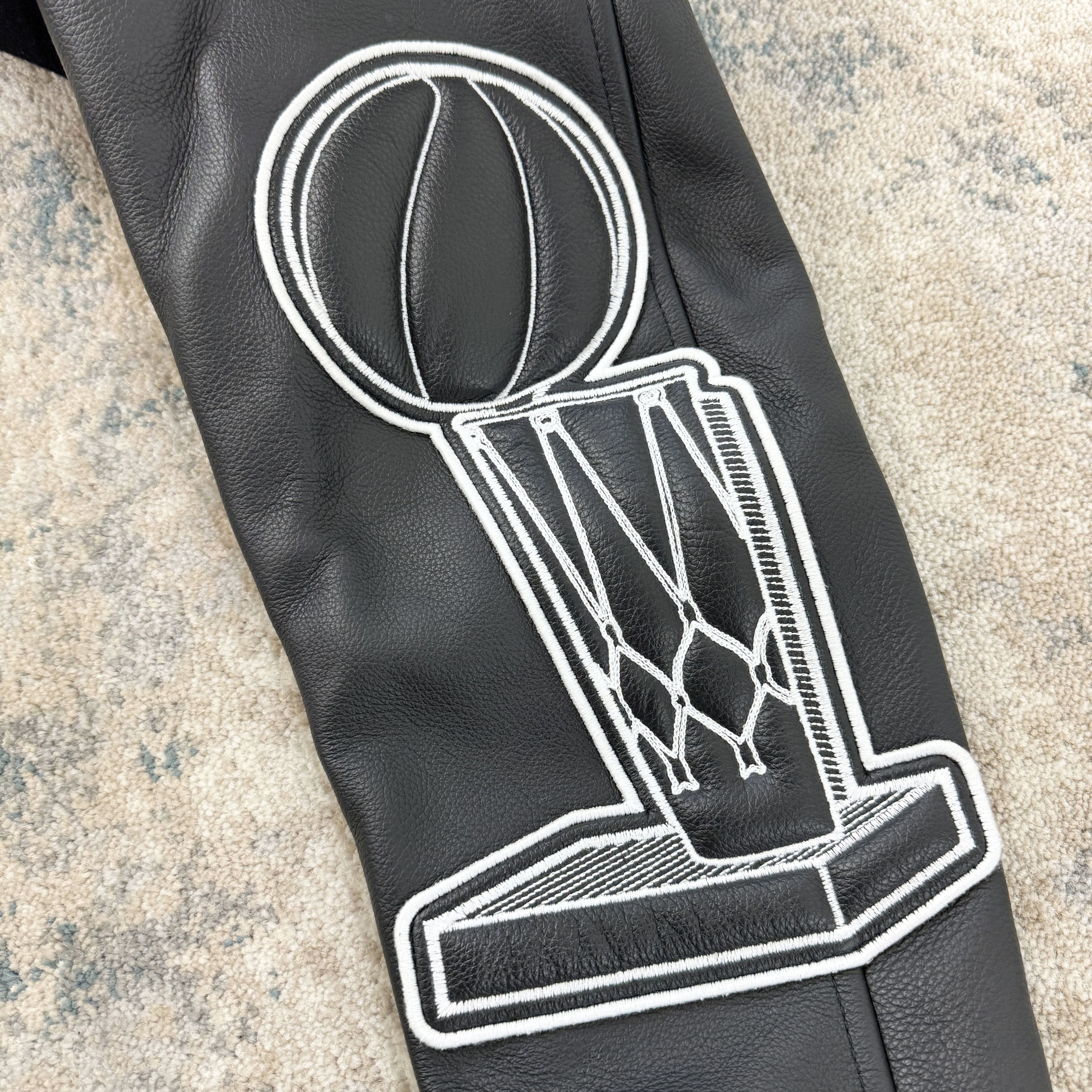Louis Vuitton Louis Vuitton x NBA 1A8WU8 Basketball Jacket Black RRP £6300 Size US S / EU 44-46 / 1 - 7 Thumbnail