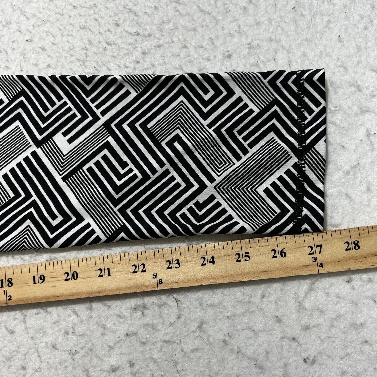 Other Rue21 XL Pull On Black White Geometric Leggings Yoga Pants Size 40" / US 18 - 10 Thumbnail