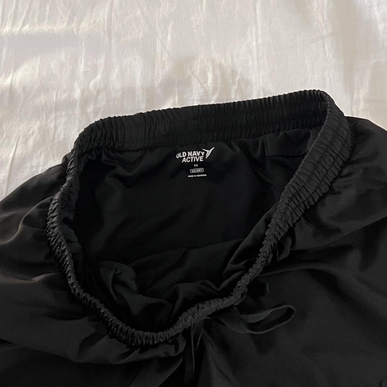 Old Navy Black Old Navy active shorts Size 25" / US 0 / IT 36 - 2 Thumbnail