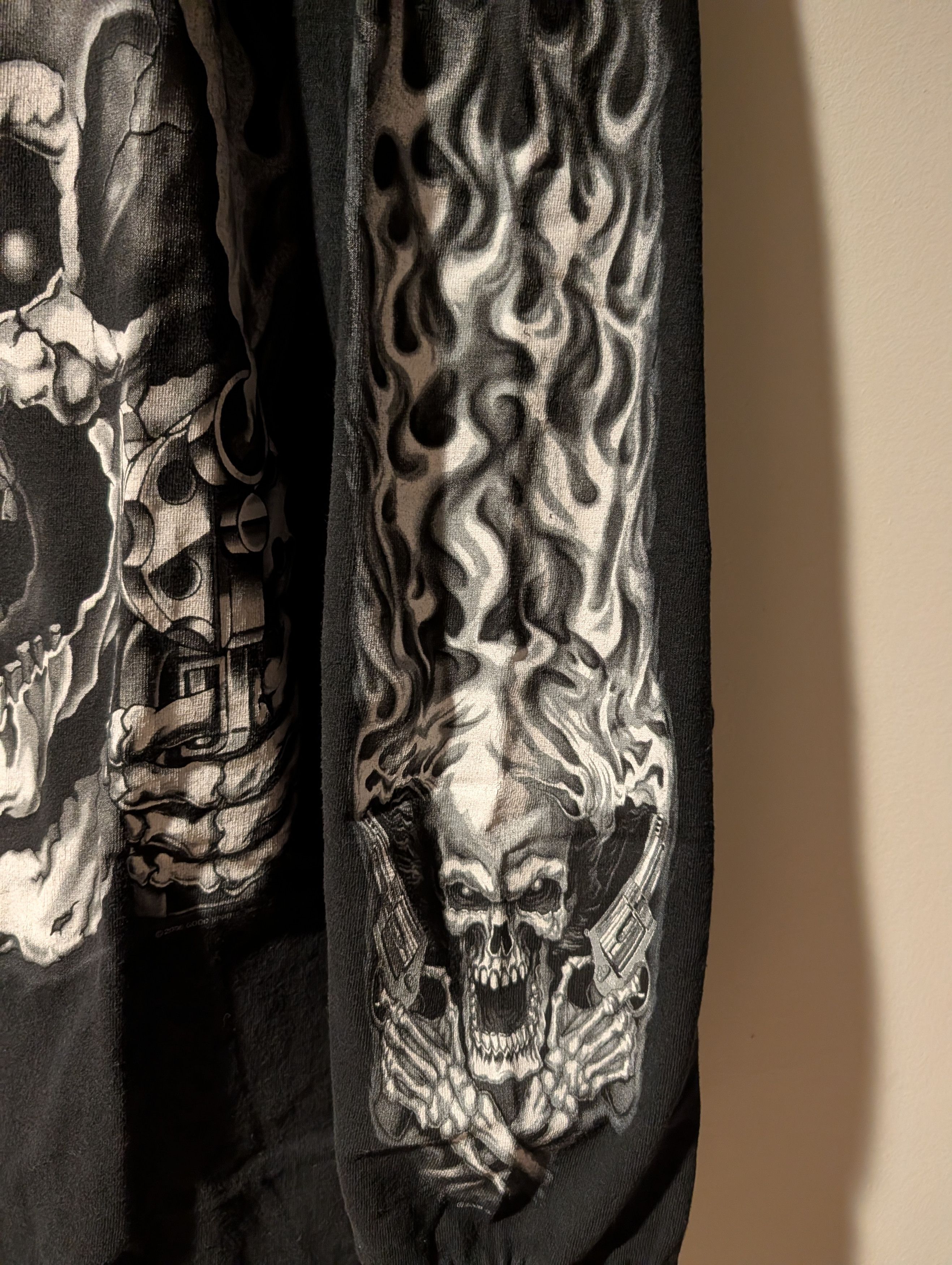 Harley Davidson Hot Leathers Dual Skull Flames Graphic Long Sleeve T-Shirt Size US XXL / EU 58 / 5 - 3 Thumbnail