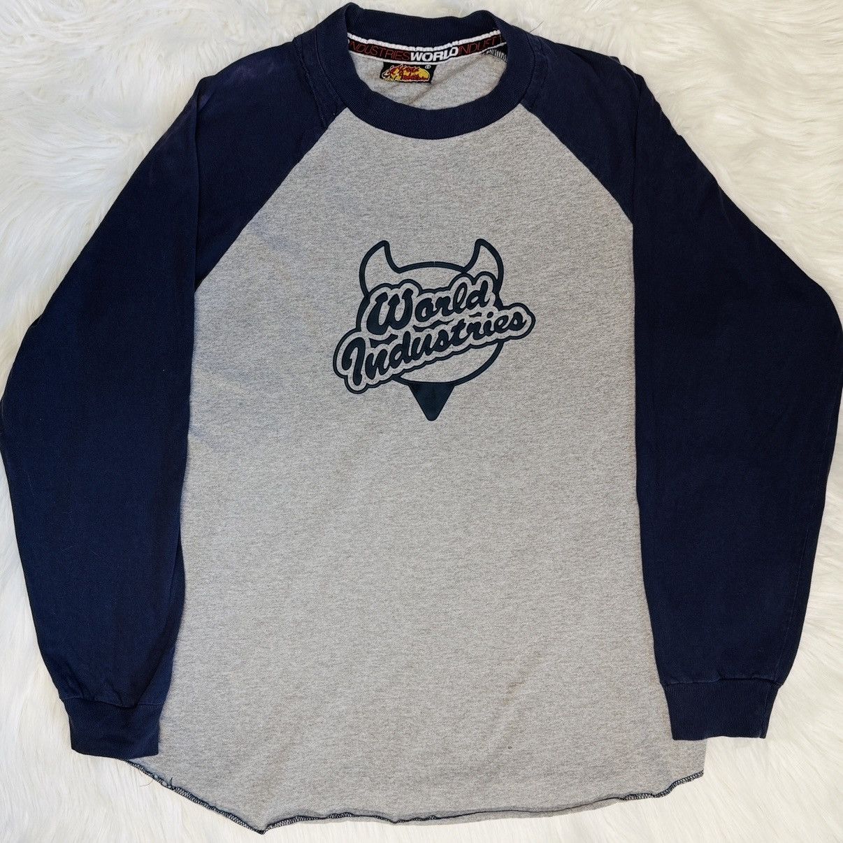 World Industries Vintage WORLD INDUSTRIES Raglan Skateboard Company Shirt Size US M / EU 48-50 / 2 - 1 Thumbnail
