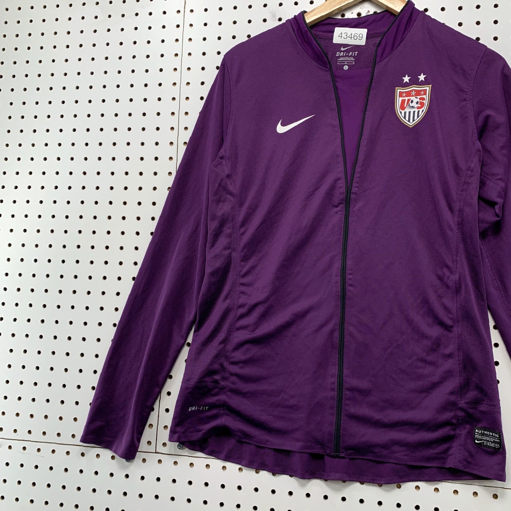 Nike **Nike USA Soccer Dri-FIT Women's Large Purple Zip-Up Jacket** User: **Nike USA Soccer Dri-FIT Purple Women's Large Zip-Up Jacket** Size L / US 10 / IT 46 - 2 Thumbnail