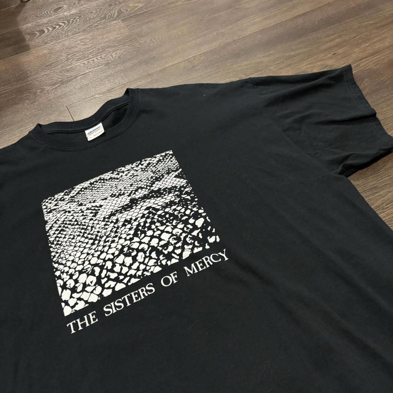 Gildan Vintage sisters of mercy t shirt 00s XXL Size US XXL / EU 58 / 5 - 1 Thumbnail