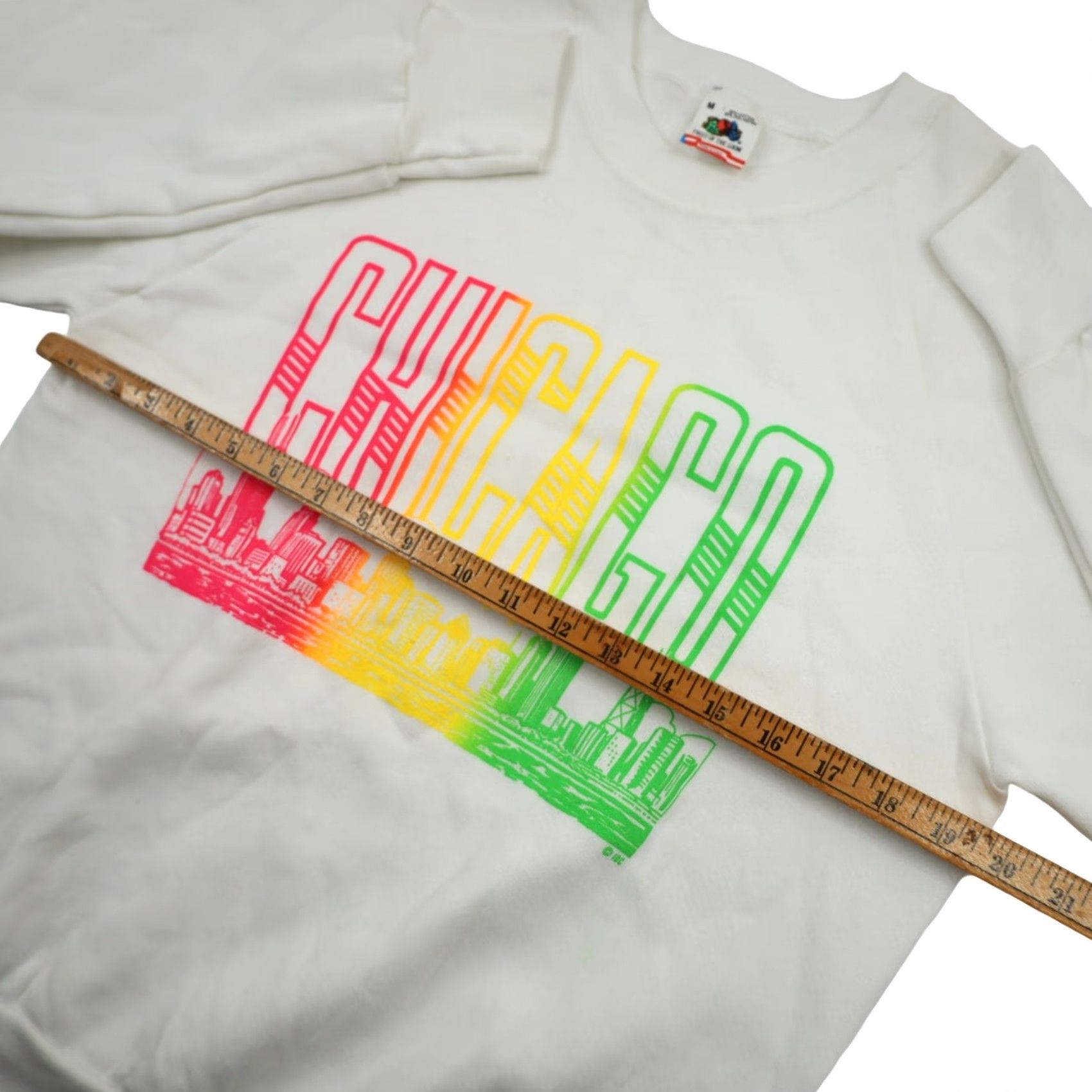 Rainbow VINTAGE Chicago Mens Medium Rainbow Spellout Graphic Sweatshirt White Size US M / EU 48-50 / 2 - 5 Thumbnail