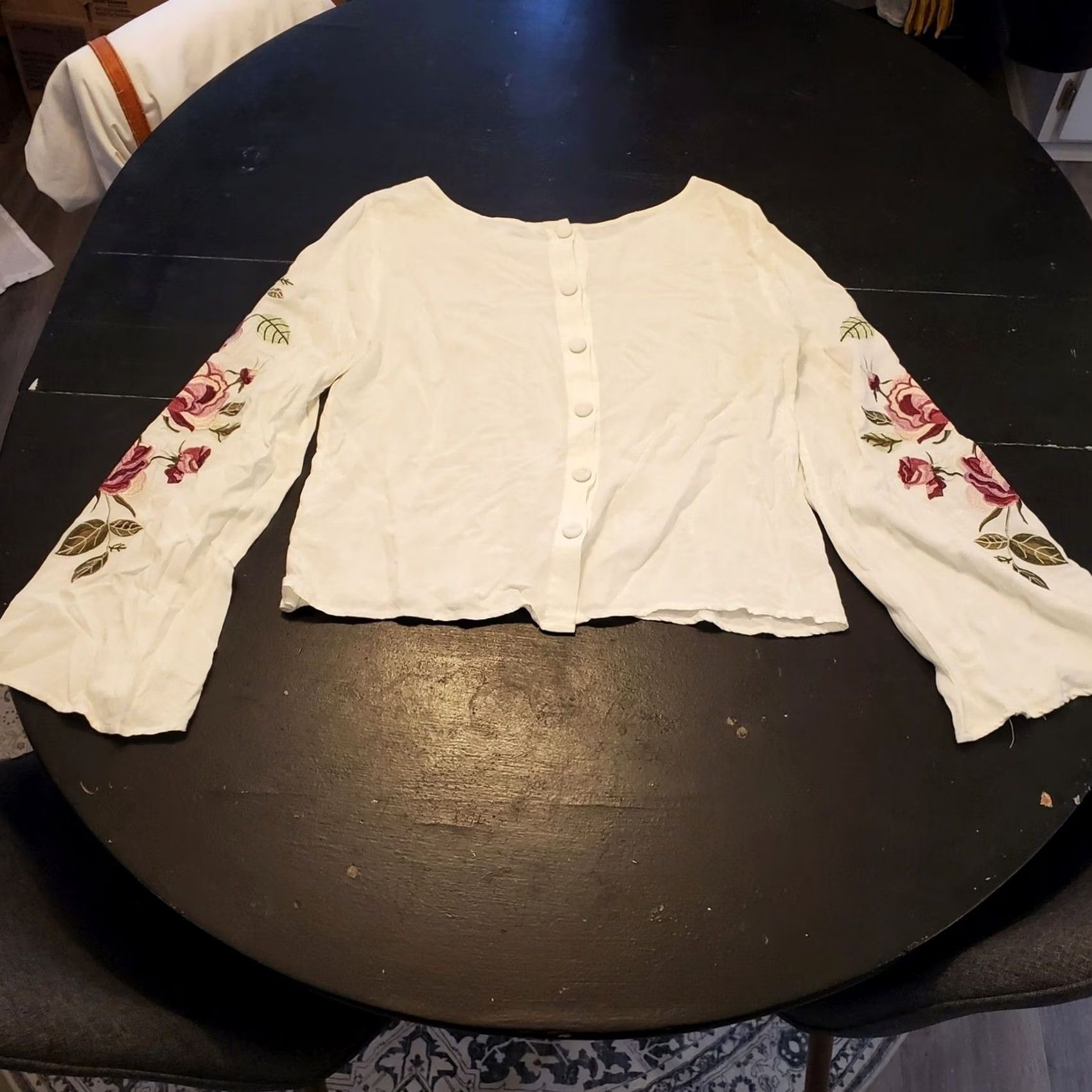 Vintage Cupcakes and Cashmere Blouse Floral Embroidered Detail White Crew Neck Long Sleeve Size M Womens Size M / US 6-8 / IT 42-44 - 4 Thumbnail