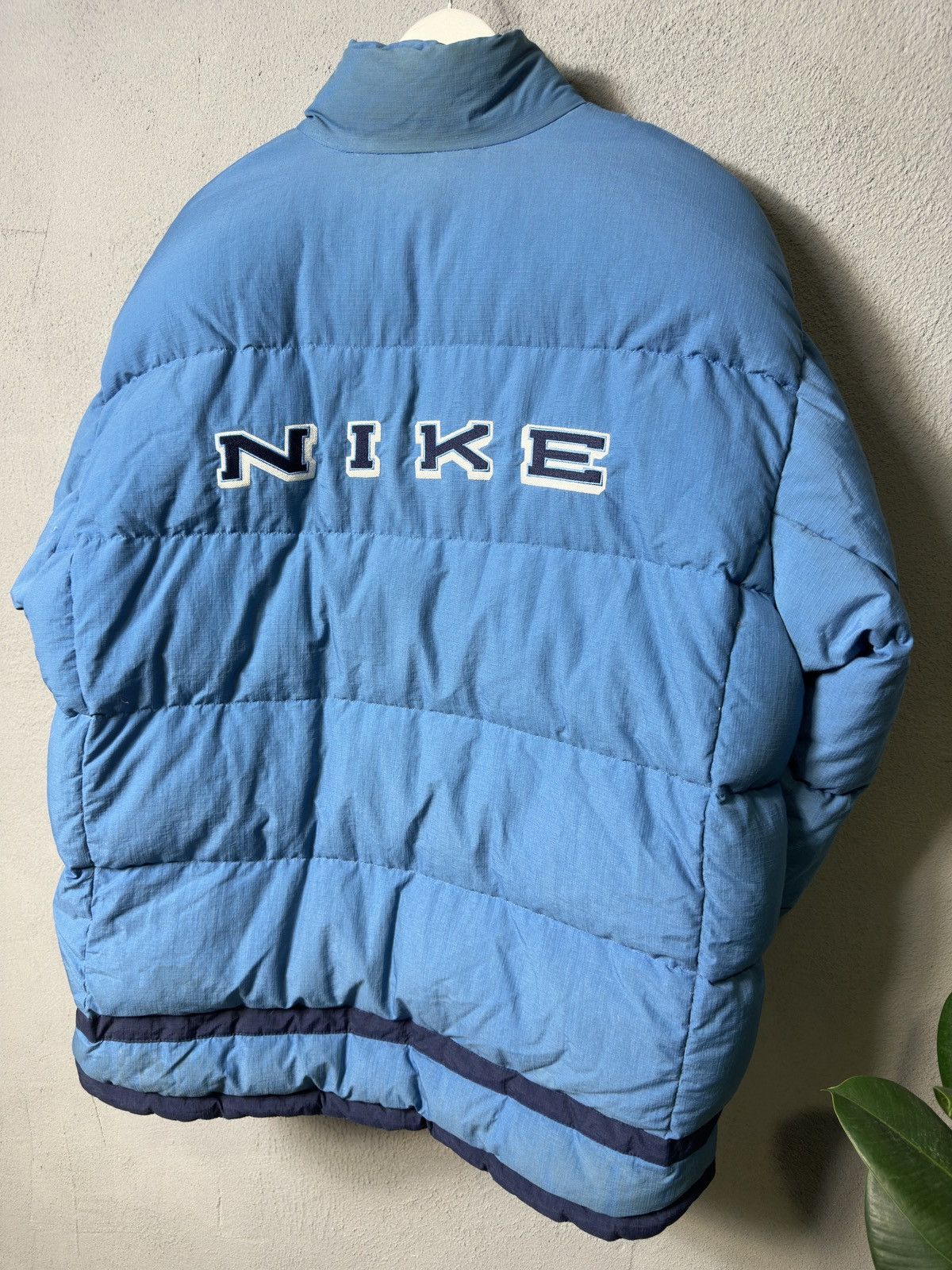 Nike × Vintage Vintage 90’s Faded Nike Down Puffer Jacket Big Logo Size US L / EU 52-54 / 3 - 2 Thumbnail