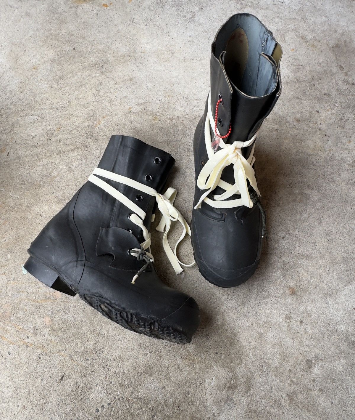 Vintage 1970s/80s Vintage Rubber Bunny / Mickey Boots Size US 10.5 / EU 43-44 - 6 Thumbnail