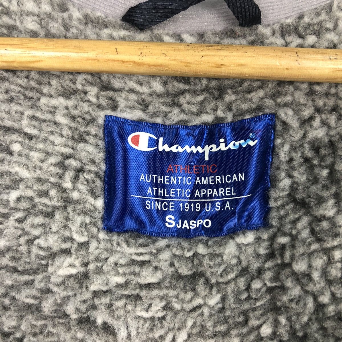 Champion × Japanese Brand × Vintage Vintage 90s Collection Champion Long Jacket Big Logo Size US L / EU 52-54 / 3 - 18 Thumbnail