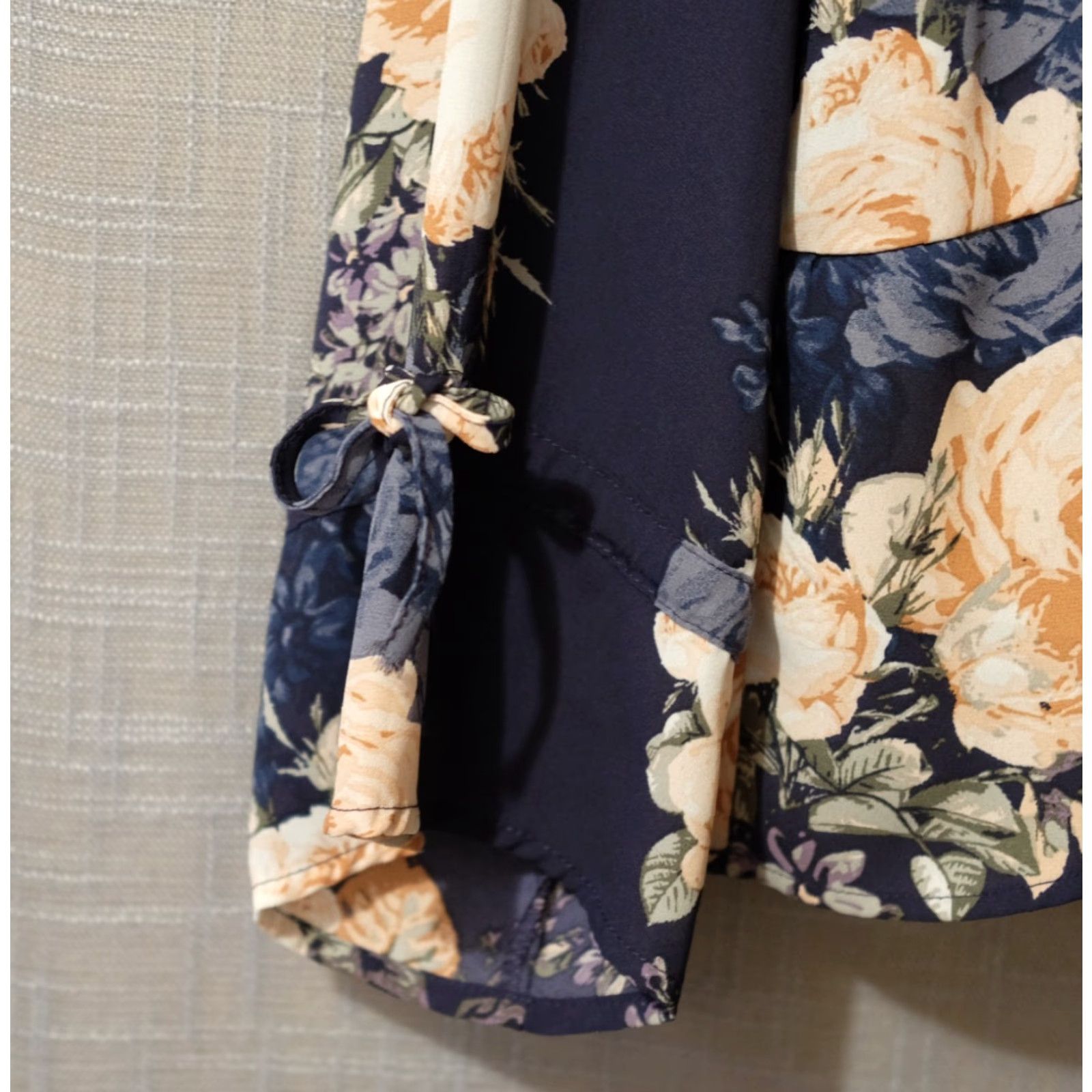 Vintage VINTAGE Maurices Navy Floral Long Bell Sleeve Sheer Top Lightweight Womens XXL #A2-5 Size XXL / US 16-18 / IT 52-54 - 5 Thumbnail
