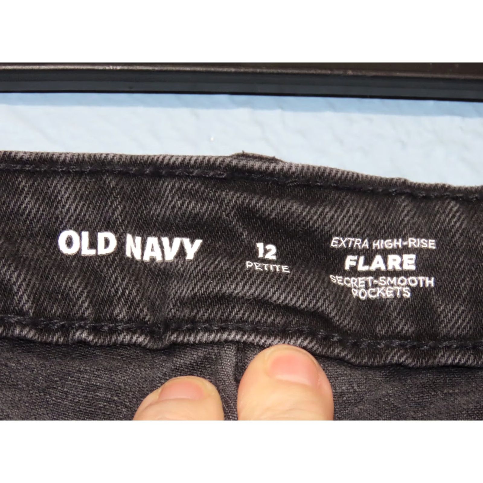 Old Navy Old Navy Women's 12 Petite Extra High-Rise Flare Black Jeans 31x27 Jeans Flared Black Womens 12 Petite Adjustable Rise City Size 34" / US 12 / IT 48 - 4 Thumbnail
