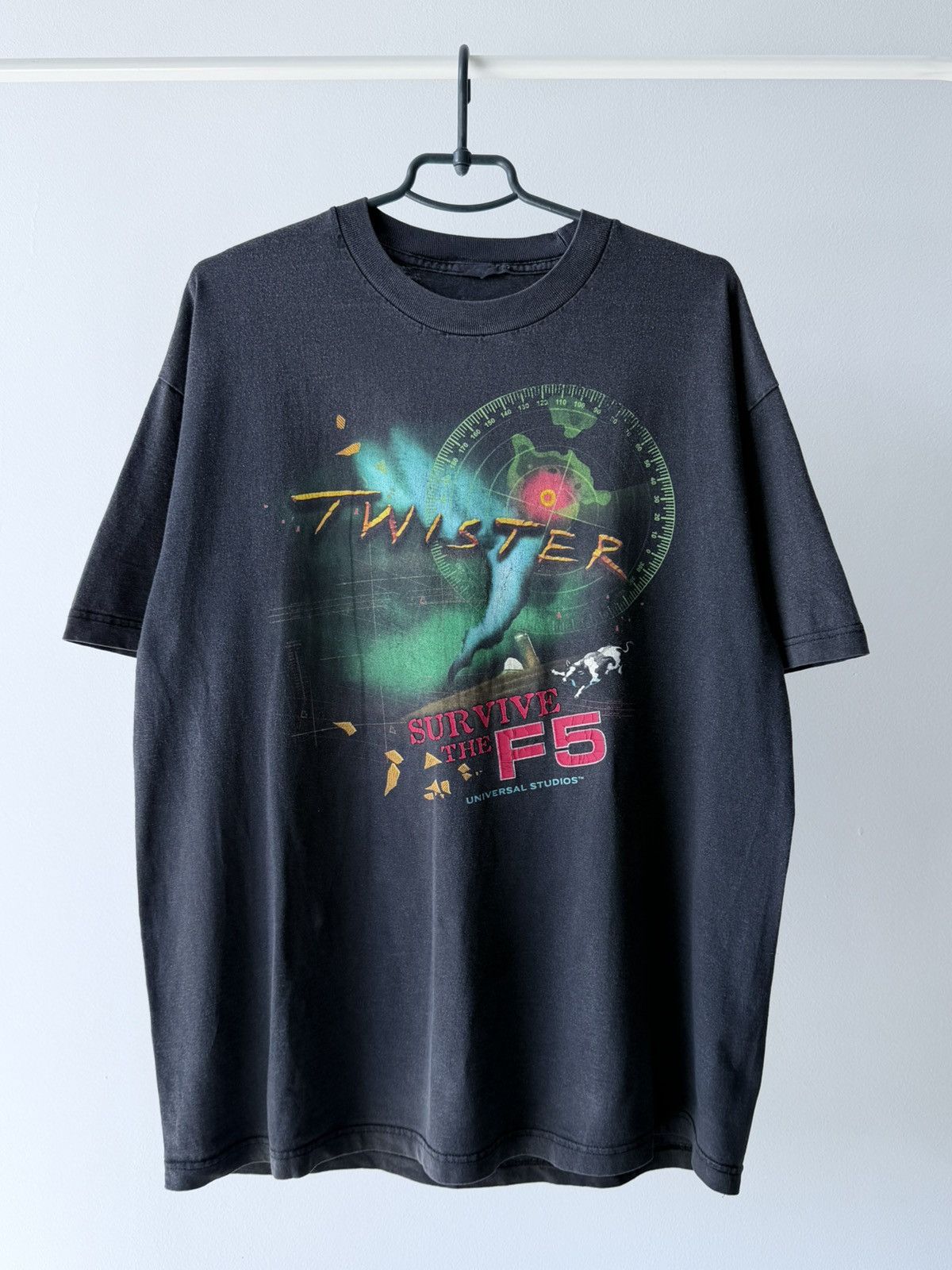 Vintage Vintage 90s Twister Universal Studios Promo T-Shirt Tee Size US XL / EU 56 / 4 - 1 Thumbnail