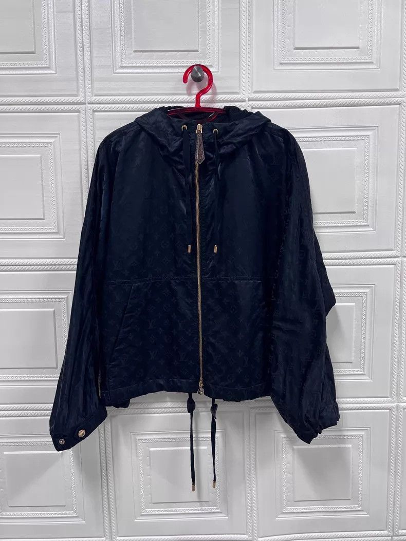 Louis Vuitton Louis Vuitton Black full print hooded assault coat Size XS / US 0-2 / IT 36-38 - 1 Thumbnail