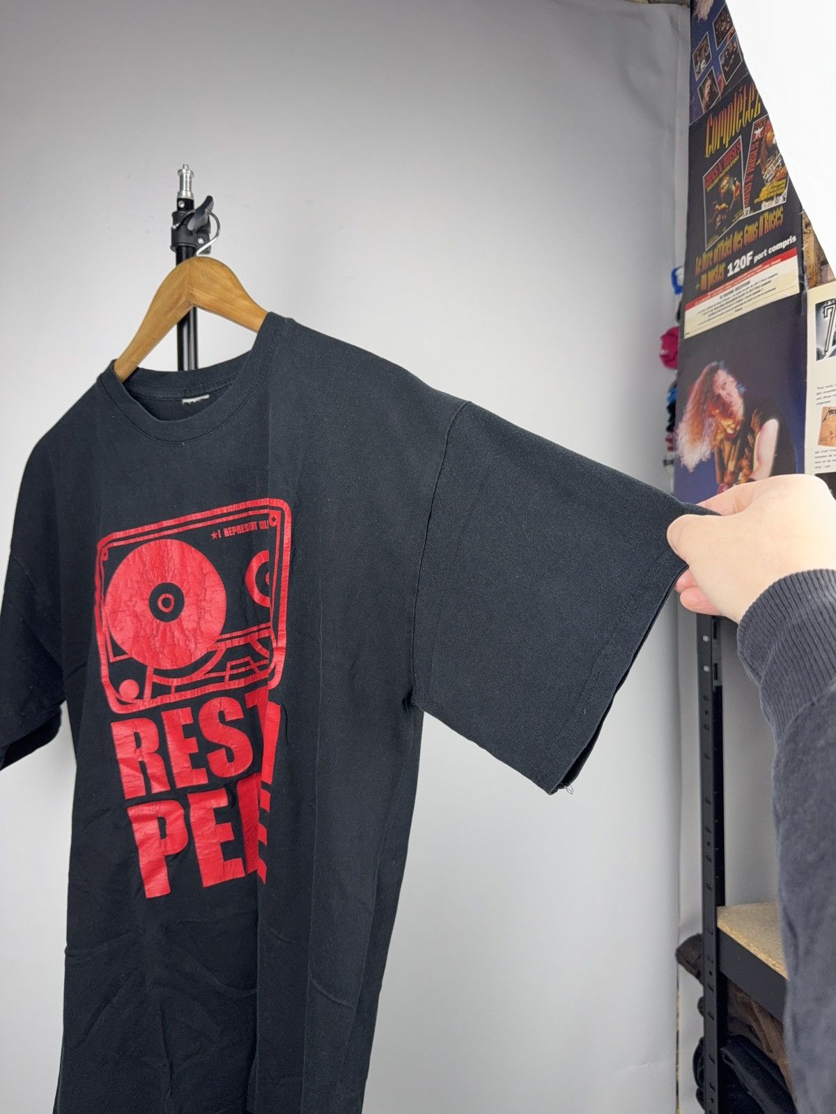 Vintage Vintage 00s Retro Rest In Peace Cassette Graphic T-Shirt Size US L / EU 52-54 / 3 - 8 Thumbnail