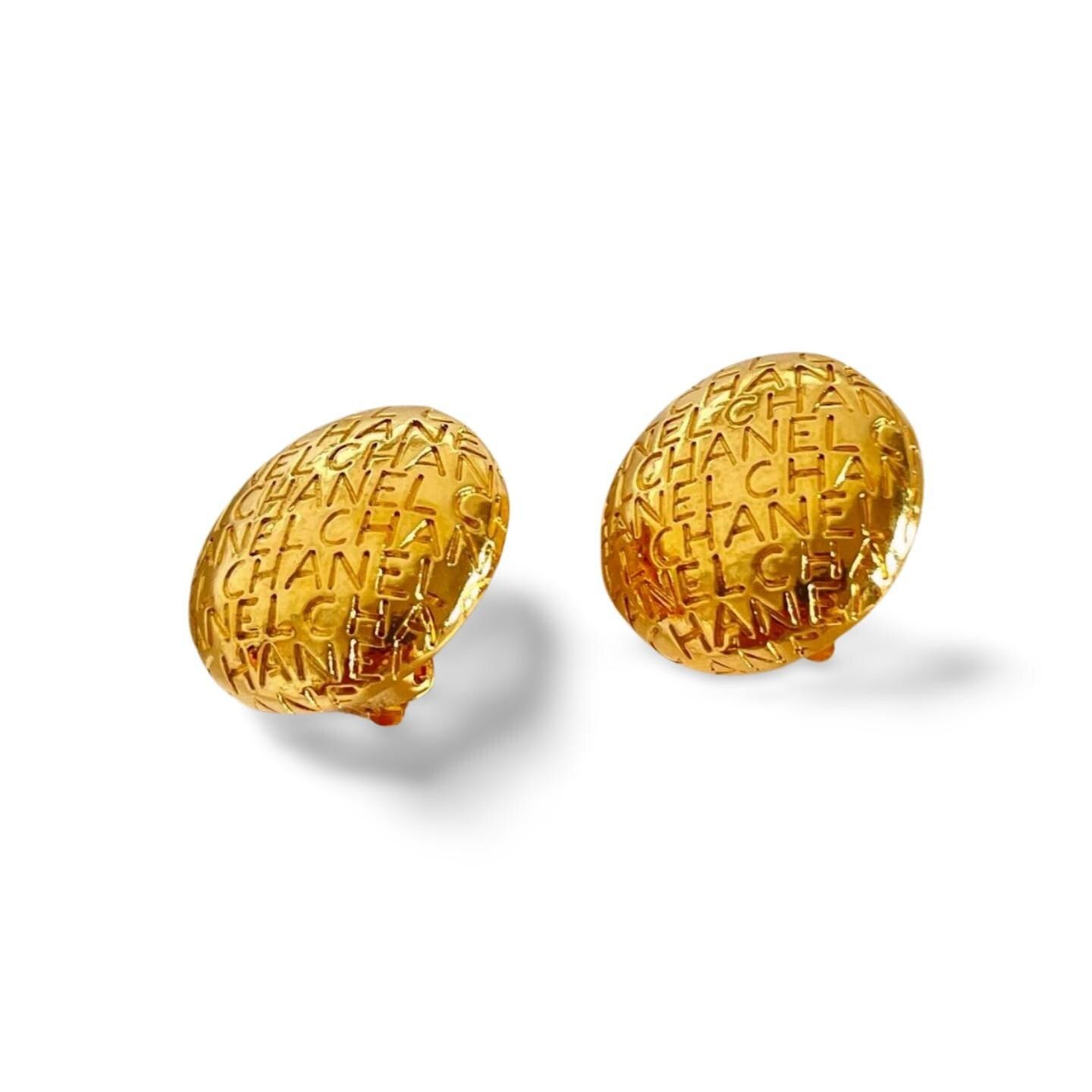 Chanel MINT. Vintage CHANEL round earrings with embossed logo Size ONE SIZE - 5 Thumbnail