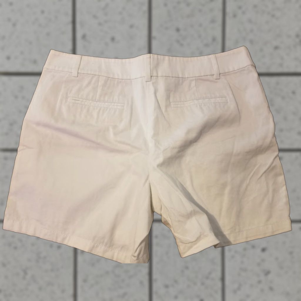 Ann Taylor Womens Ann Taylor Shorts 14 White Cotton Chino Flat Front Casual Summer Walking Mens Womens Girls Size 36" / US 14 / IT 50 - 1 Thumbnail