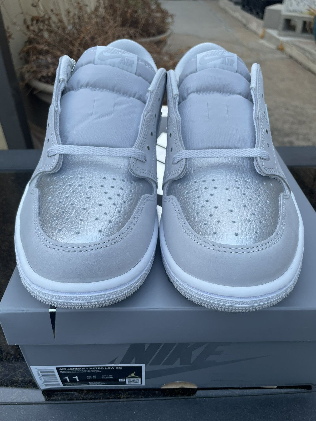 Jordan Brand Jordan 1 Low OG Metallic Silver Size US 11 / EU 44 - 3 Thumbnail