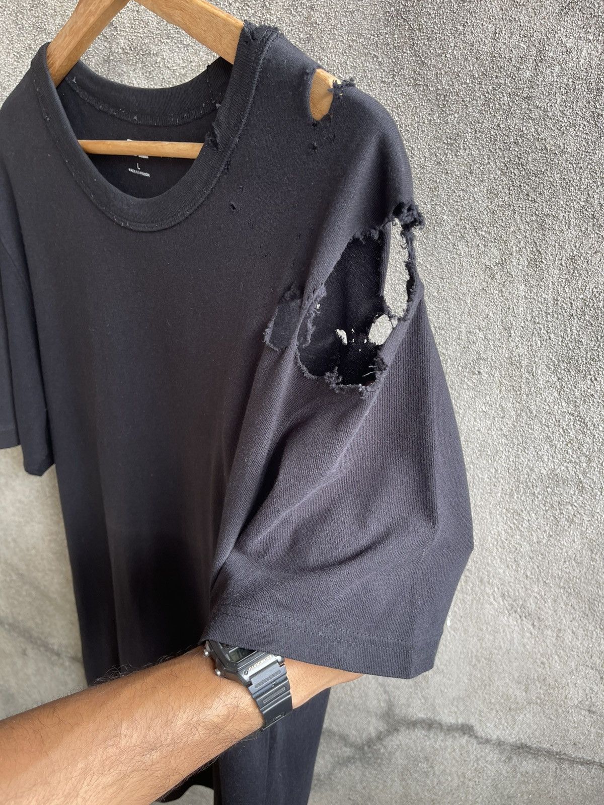 Lemaire × Uniqlo RARE🔥LEMAIRE x UNIQLO🔥Thrashed Sun Faded Black Tshirt Size US L / EU 52-54 / 3 - 2 Thumbnail