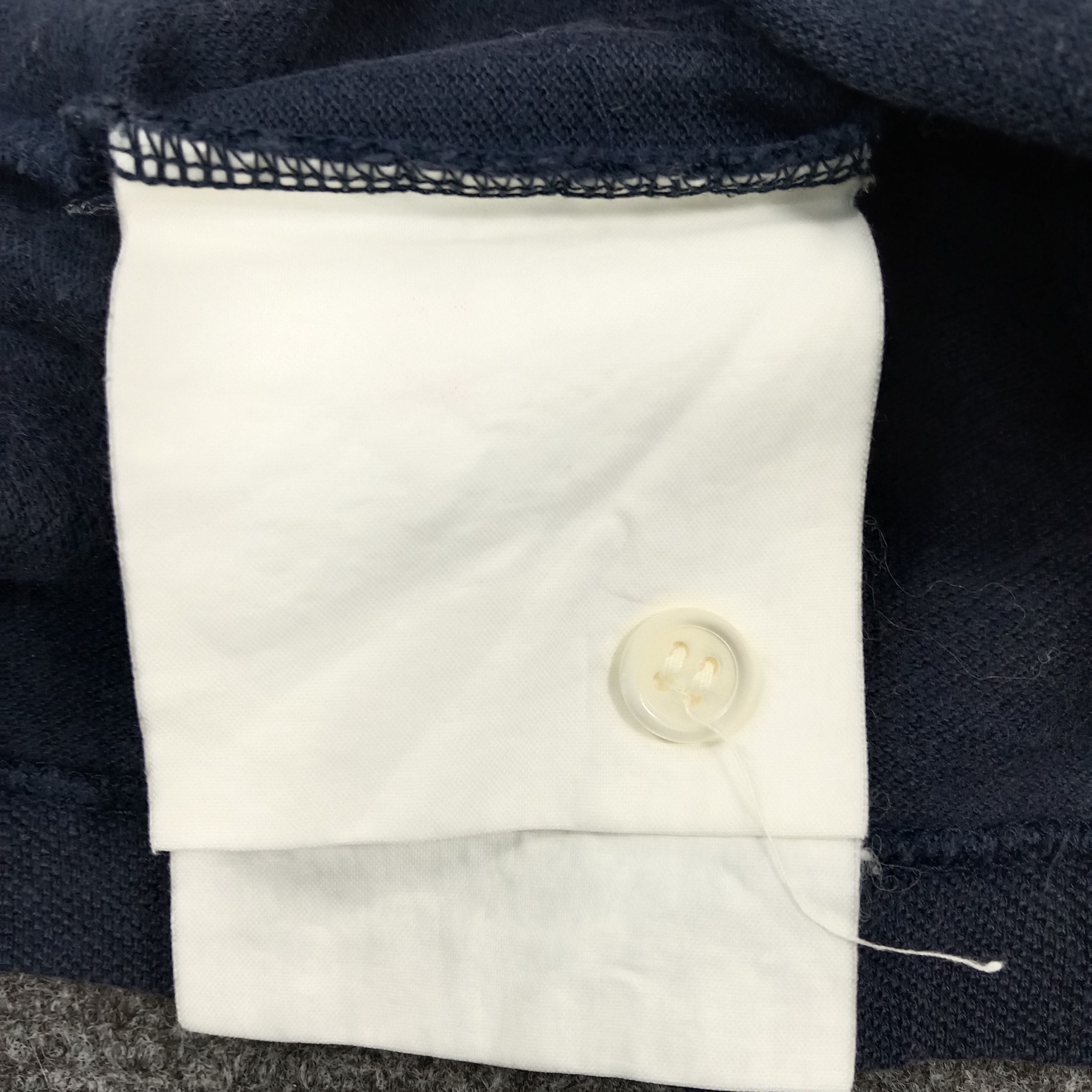 Comme des Garcons × Japanese Brand × Vintage Comme des Garcons Play Japanese Brand Polos Size S / US 4 / IT 40 - 5 Thumbnail