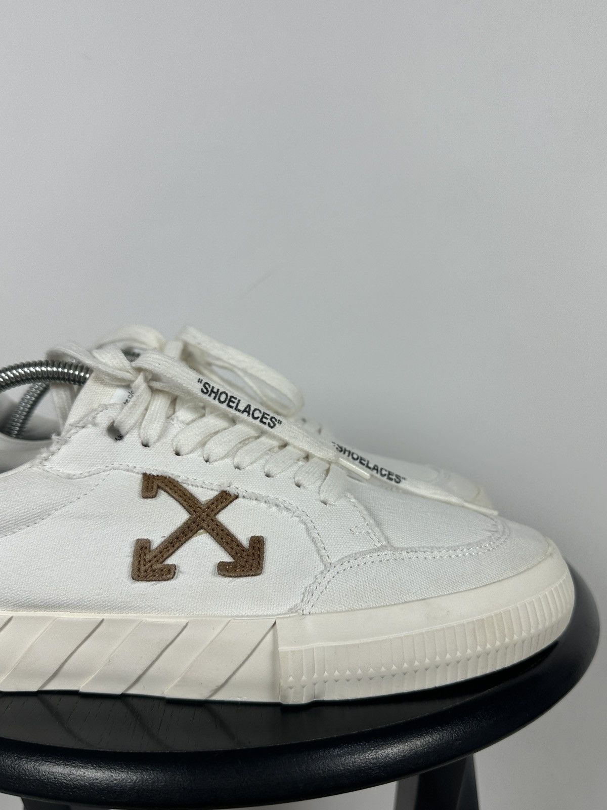 Off-White Off-White Vulcanized Virgil Abloh Low Top Sneakers Size US 9 / EU 42 - 14 Thumbnail