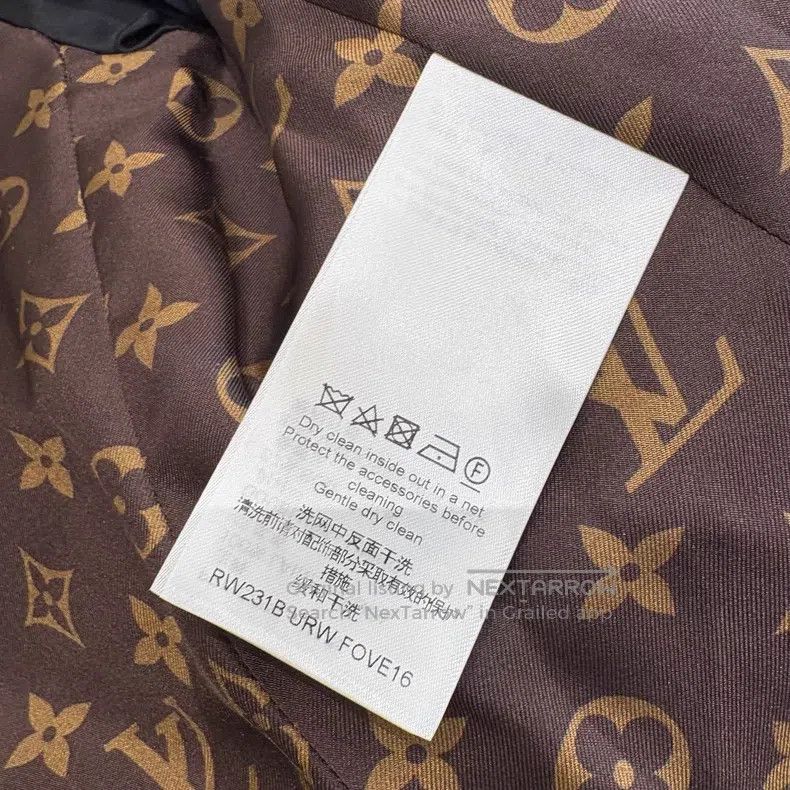 Louis Vuitton Louis Vuitton Lined with a full-print double-breasted blac Size XXS / US 00 / IT 34 - 8 Thumbnail