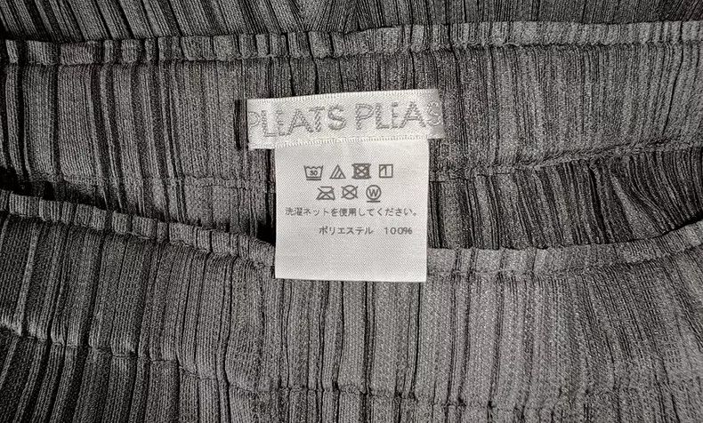 Issey Miyake Issey Miyake size:4 Charcoal grey pleated trousers Size 31" - 3 Thumbnail