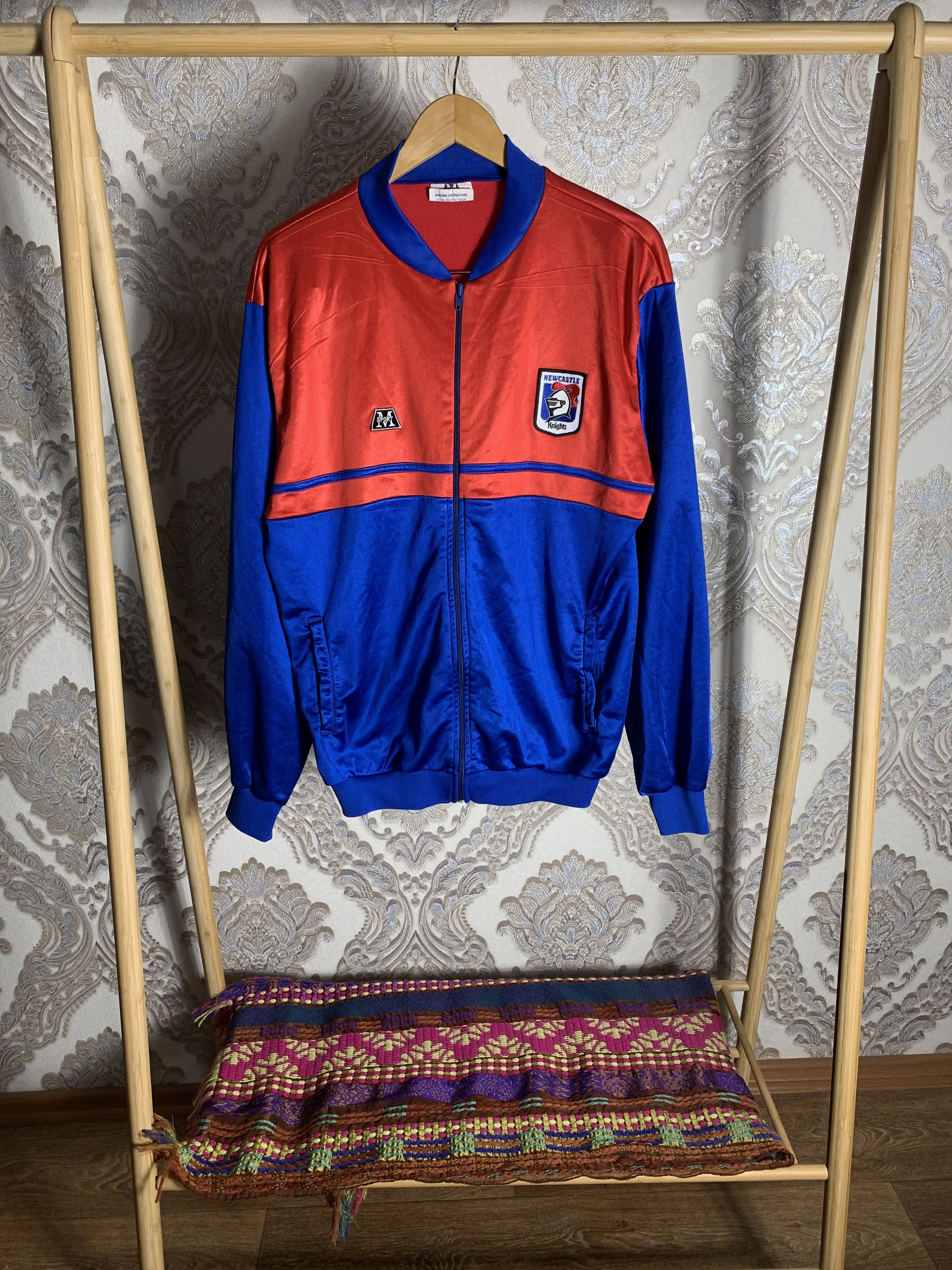 Vintage VERY RARE NEW CASTLE KNIGHTS NRL AUSTRALIA RUGBY JACKET 90s Size US M / EU 48-50 / 2 - 1 Thumbnail