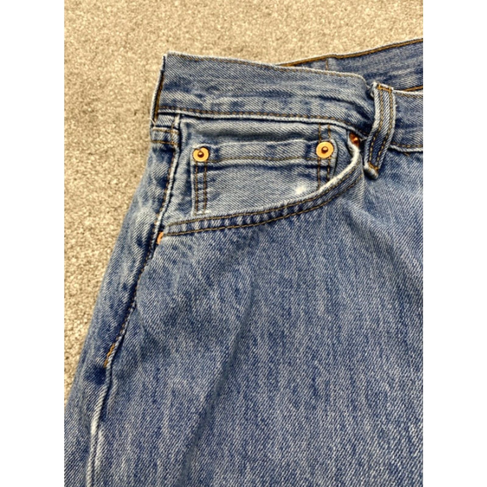 Levi's Levi's 501 Jeans Mens 32x32 Blue Denim Button Fly Straight Regular 5527 Size US 32 / EU 48 - 4 Thumbnail