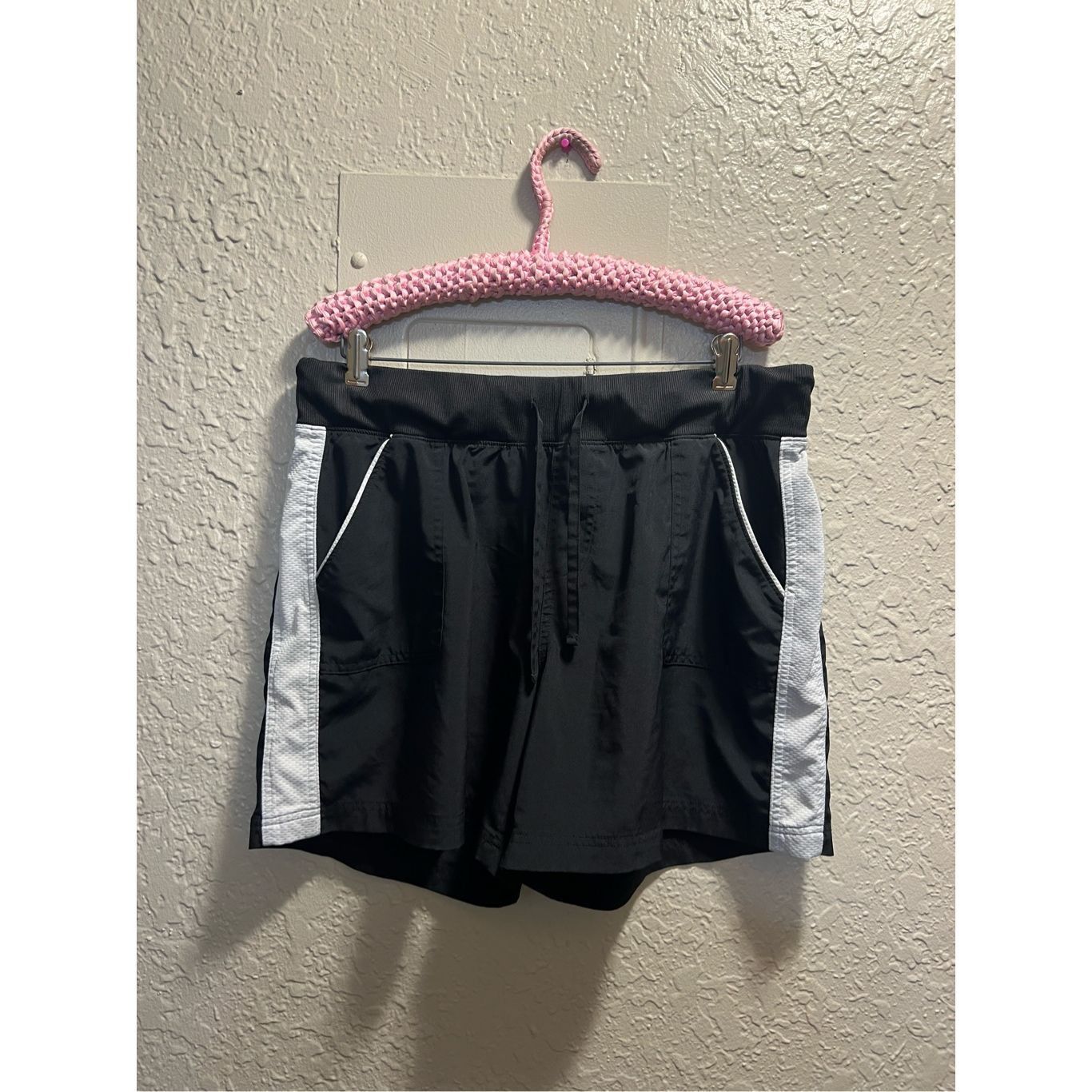 Tek Gear Tek Gear Black With White Stripe Shorts Woman’s Size XL FLAW Size 32" / US 10 / IT 46 - 1 Thumbnail