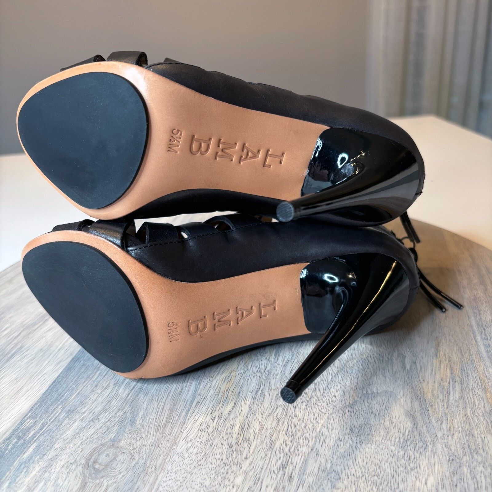L.A.M.B. L.A.M.B. Black Leather Back Zip Shootie Heels Size 5.5 M Size US 5.5 / IT 35.5 - 13 Thumbnail