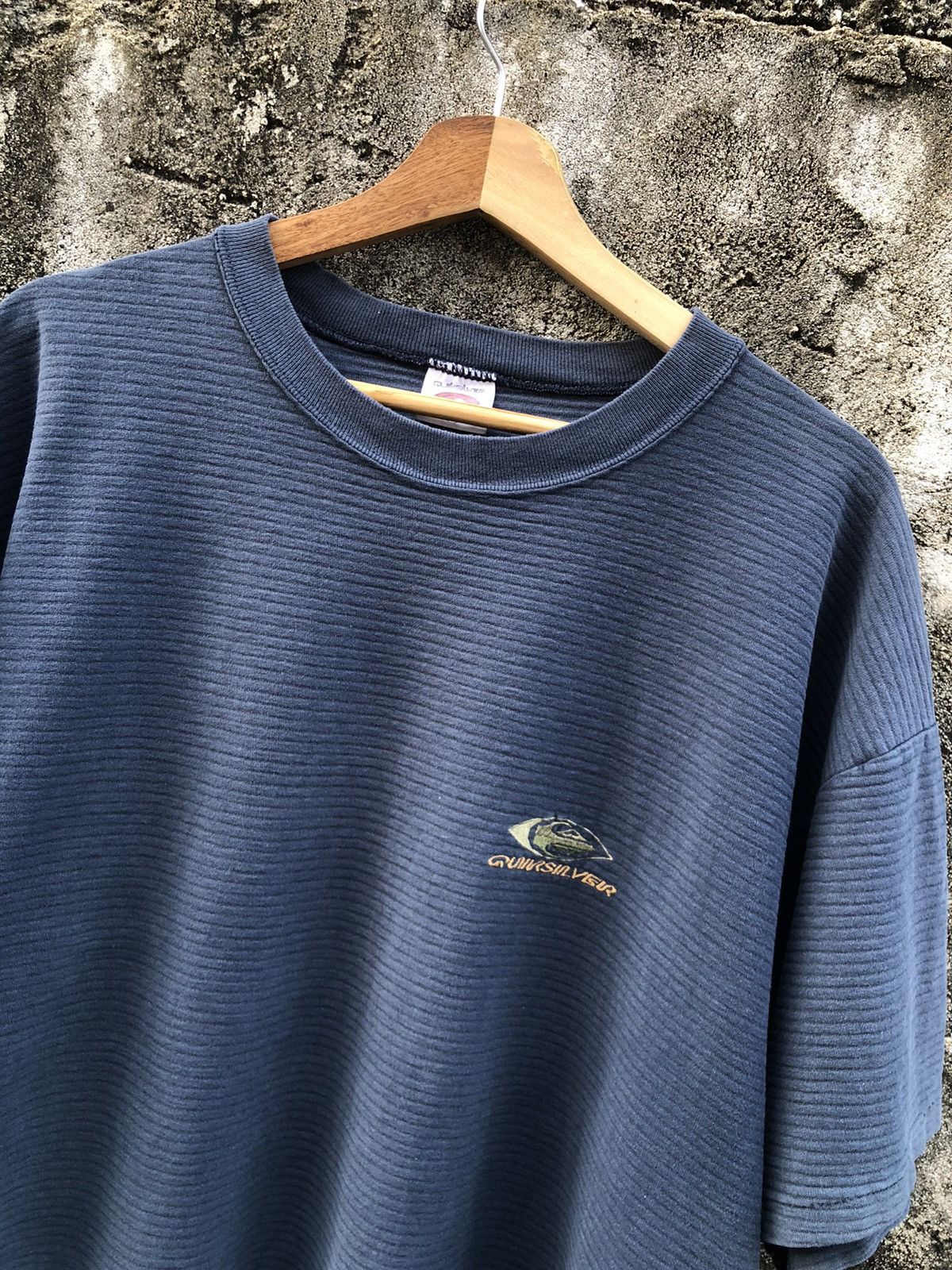 Quiksilver × Vintage Vintage 90s Quiksilver Tshirt Embroidery Logo Size US L / EU 52-54 / 3 - 1 Thumbnail