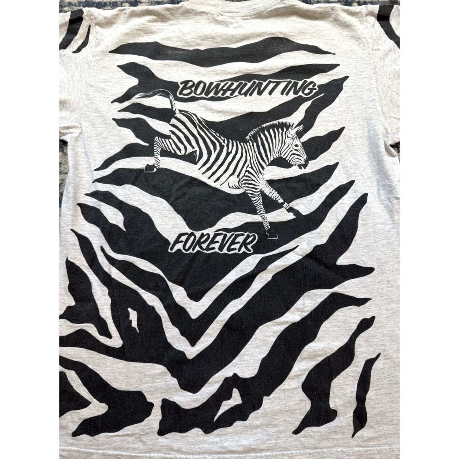 Lee VINTAGE Ted Nugent Bow Hunting Forever Zebra Stripe T Shirt Sz L Rock Band Shirt Men 90s Cotton Gray Short Sleeve Crew Neck Logo Size US L / EU 52-54 / 3 - 7 Thumbnail